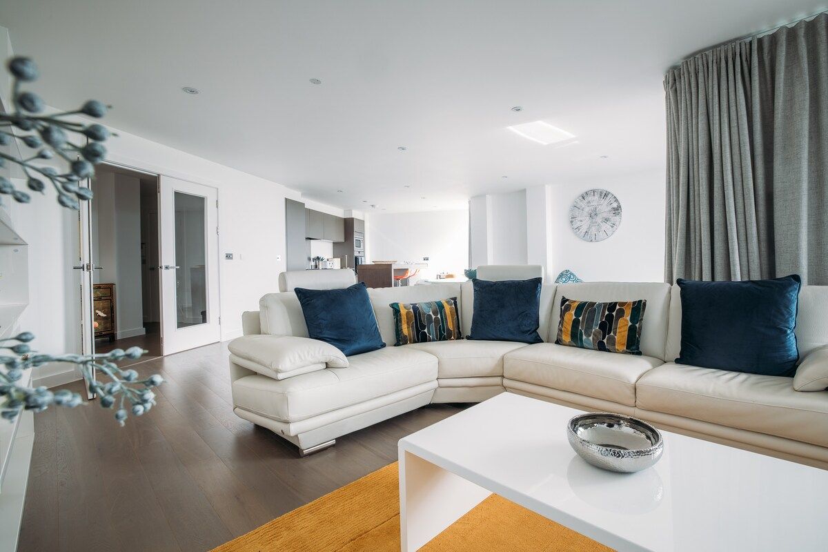 Super Luxurious Coastal Apartment